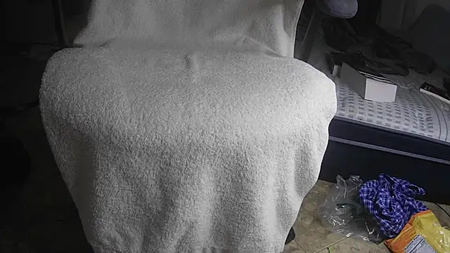 Snapshot of CaptThickEdgerton chatting on 5, 4, 2026 CaptThickEdgerton online show from 5, 4, 2026