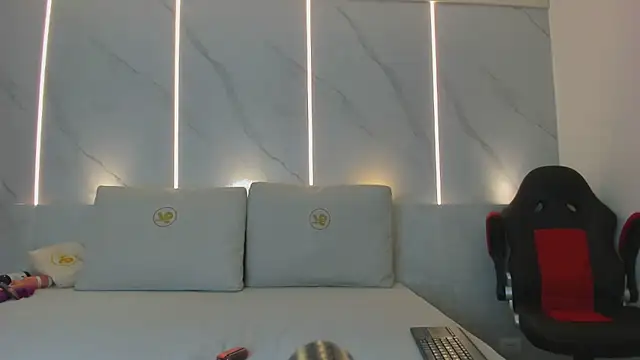 camilla weit online show from 18, 12, 2025