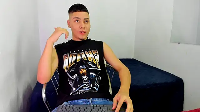 Lucastorrez01 online show from 10, 5, 2026