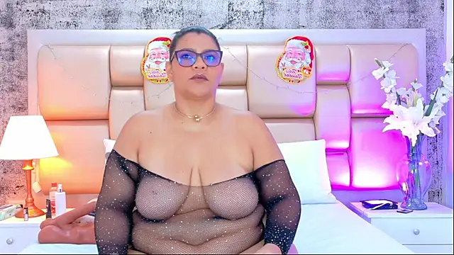 Snapshot of SelennaCooper chatting on 20, 12, 2025 SelennaCooper online show from 20, 12, 2025