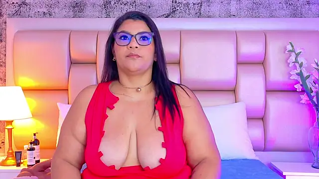 SelennaCooper online show from 4, 3, 2026