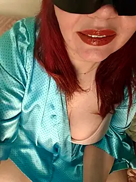 Snapshot of Virginass2000 chatting on 30, 11, 2025 Virginass2000 online show from 30, 11, 2025