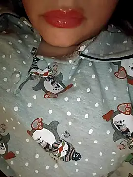 Snapshot of Virginass2000 chatting on 5, 12, 2025 Virginass2000 online show from 5, 12, 2025