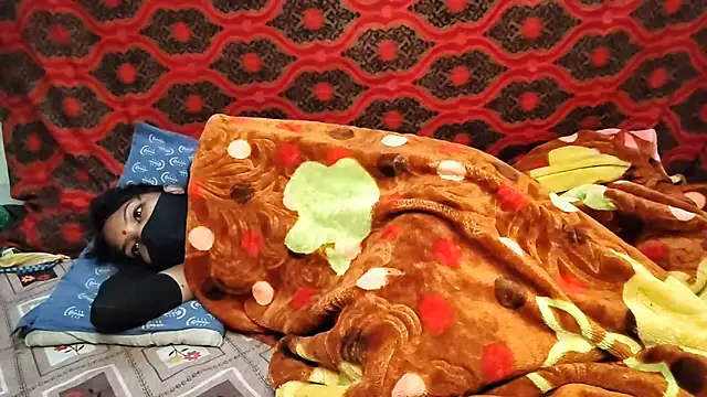 Snapshot of Real18sis_sex_sis chatting on 4, 12, 2025 Real18sis sex sis online show from 4, 12, 2025