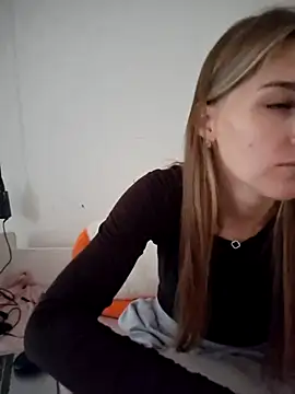 Snapshot of carolinakis_ chatting on 15, 2, 2026 carolinakis online show from 15, 2, 2026