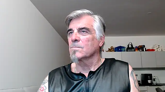 Buidapest online show from 10, 5, 2026