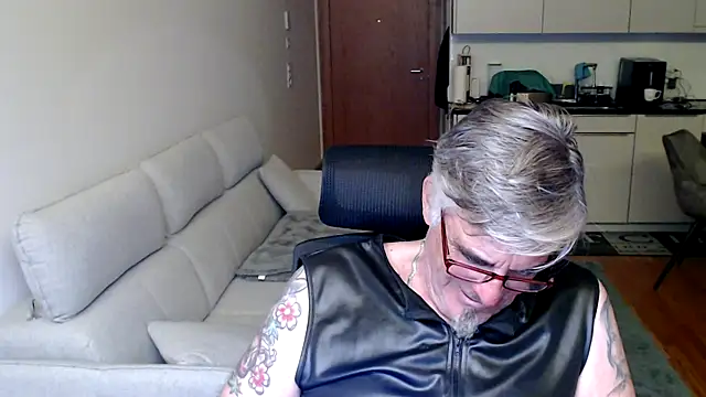 Buidapest online show from 10, 5, 2026