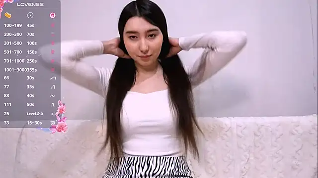 Snapshot of Alice_puff chatting on 21, 12, 2025 Alice puff online show from 21, 12, 2025