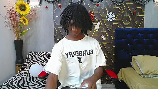 Snapshot of negga_cum chatting on 4, 12, 2025 negga cum online show from 4, 12, 2025