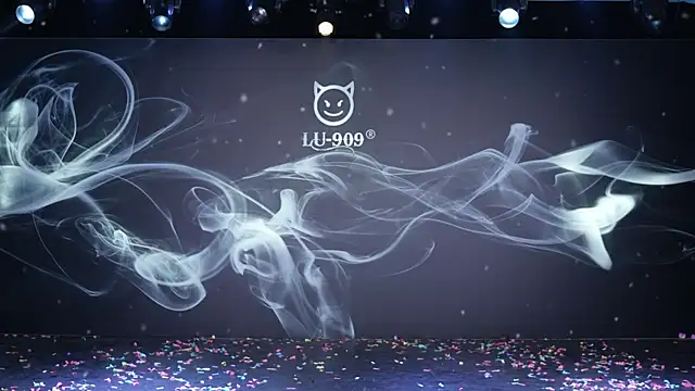 Snapshot of LU-909 chatting on 17, 12, 2025 LU-909 online show from 17, 12, 2025