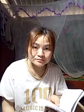 Snapshot of Lee-Thee chatting on 25, 2, 2026 Lee-Thee online show from 25, 2, 2026