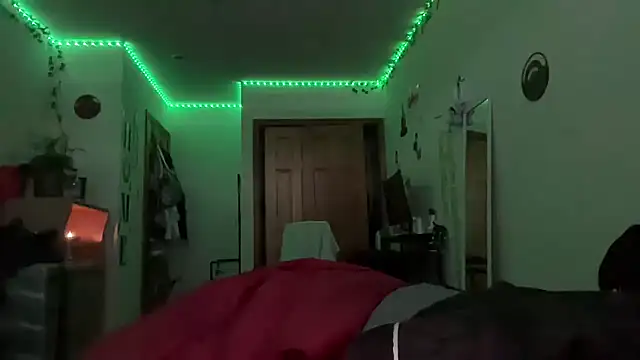 tinydaisy21 online show from 15, 12, 2025