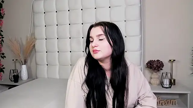 Snapshot of EvaVise chatting on 17, 11, 2025 EvaVise online show from 17, 11, 2025