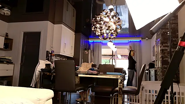 Snapshot of FitCougar chatting on 15, 10, 2025 FitCougar online show from 15, 10, 2025