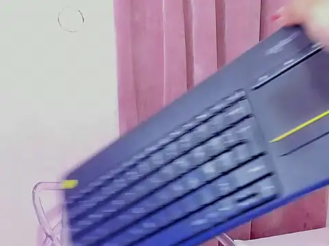 Snapshot of Xelena_Kiss chatting on 27, 11, 2025 Xelena Kiss online show from 27, 11, 2025