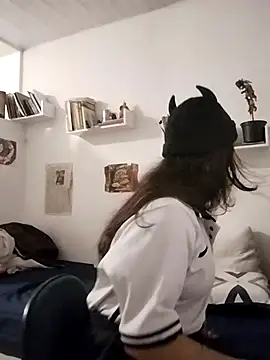 Satanatrix online show from 16, 12, 2025