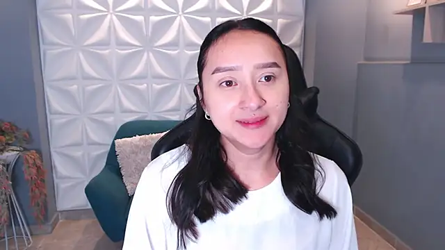 Snapshot of HorneyyQueen chatting on 22, 11, 2025 HorneyyQueen online show from 22, 11, 2025