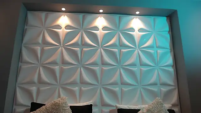 Snapshot of HorneyyQueen chatting on 17, 12, 2025 HorneyyQueen online show from 17, 12, 2025