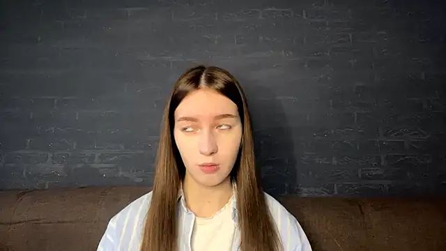 Snapshot of CindaWinn chatting on 19, 11, 2025 CindaWinn online show from 19, 11, 2025