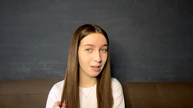 Snapshot of CindaWinn chatting on 20, 11, 2025 CindaWinn online show from 20, 11, 2025