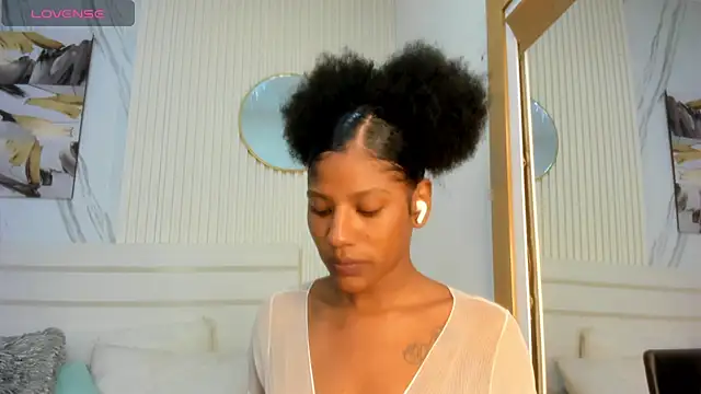 Snapshot of Afro_Luna chatting on 15, 7, 2026 Afro Luna online show from 15, 7, 2026