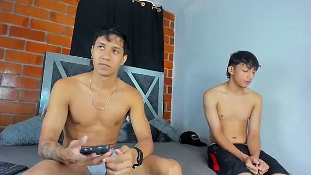 MaelSebasAndRobert1 online show from 20, 12, 2025