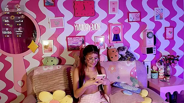 the girl with the red hai online show from 21, 11, 2025