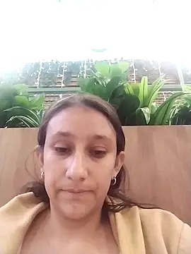 Mikela 19 online show from 20, 12, 2025