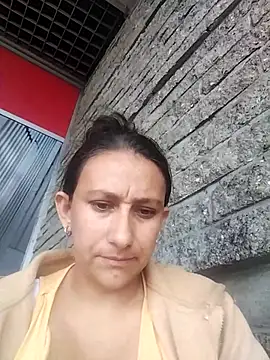 Mikela 19 online show from 21, 12, 2025