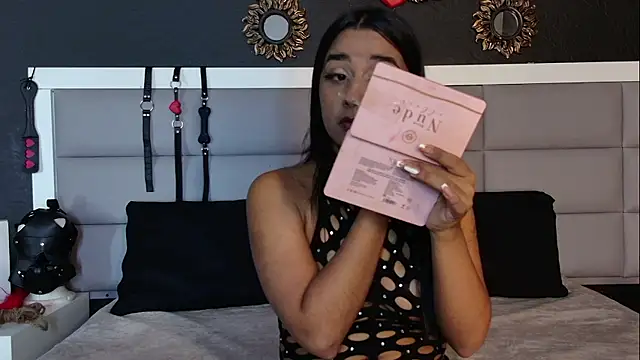 Snapshot of LeahSole chatting on 9, 1, 2026 LeahSole online show from 9, 1, 2026