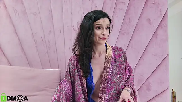 Snapshot of AnnaHarperX chatting on 8, 1, 2025 AnnaHarperX online show from 8, 1, 2025