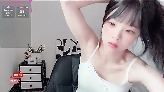 Snapshot of bunny-- chatting on 17, 5, 2026 bunny-- online show from 17, 5, 2026