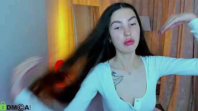 Snapshot of LiraRevery chatting on 2, 12, 2025 LiraRevery online show from 2, 12, 2025