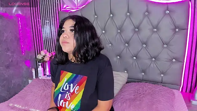 Amanda Mooree online show from 2, 5, 2026