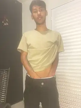 Snapshot of Gustavomerlin2027 chatting on 18, 11, 2025 Gustavomerlin2027 online show from 18, 11, 2025