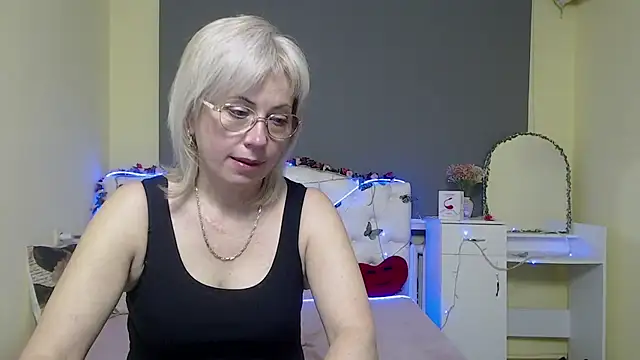 LaurenWishy online show from 28, 4, 2026