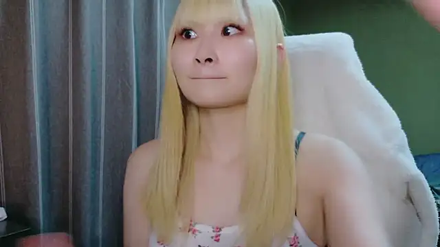 Snapshot of miyu0003 chatting on 21, 12, 2025 miyu0003 online show from 21, 12, 2025