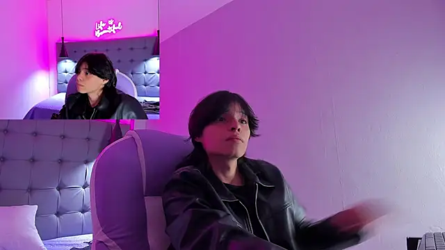 Snapshot of Sylasfrost chatting on 23, 11, 2025 Sylasfrost online show from 23, 11, 2025