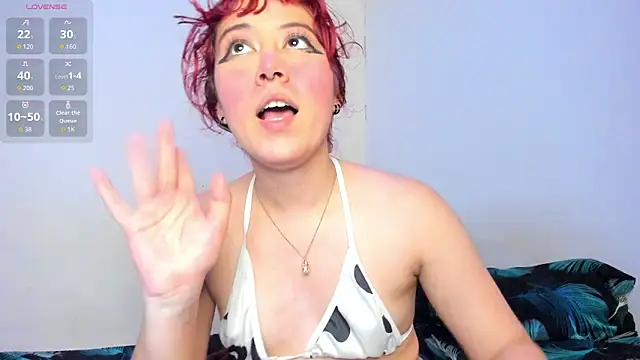 Snapshot of tessa__evans chatting on 6, 4, 2026 tessa evans online show from 6, 4, 2026