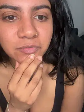 TiaBella  online show from 15, 4, 2026