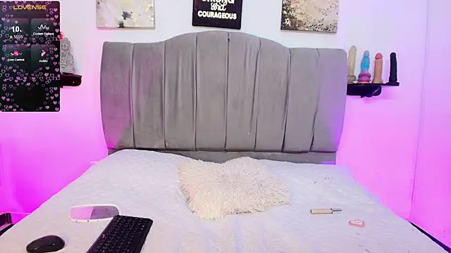 Snapshot of Maddy__Jones chatting on 9, 2, 2026 Maddy Jones online show from 9, 2, 2026