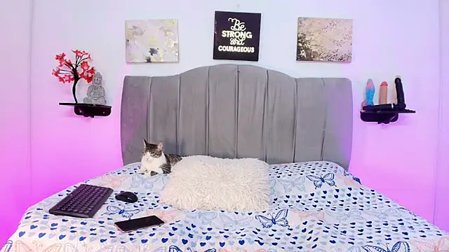 Snapshot of Maddy__Jones chatting on 20, 2, 2026 Maddy Jones online show from 20, 2, 2026