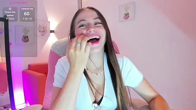 MiaWhiteBunny online show from 6, 2, 2026