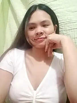 quynhquynh  online show from 14, 12, 2025