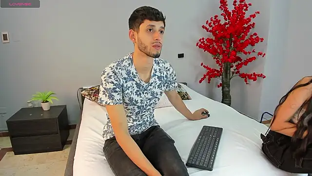 Snapshot of dracke_and_zara chatting on 19, 2, 2026 dracke and zara online show from 19, 2, 2026