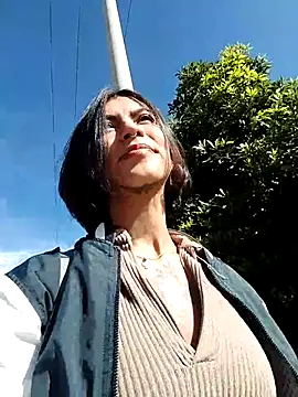 Zoe addiction online show from 1, 12, 2025