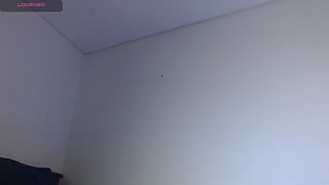 MikeSantoss1 online show from 4, 12, 2025