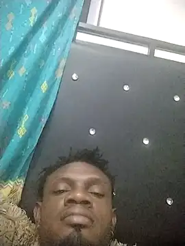 Snapshot of laperson chatting on 5, 12, 2025 laperson online show from 5, 12, 2025