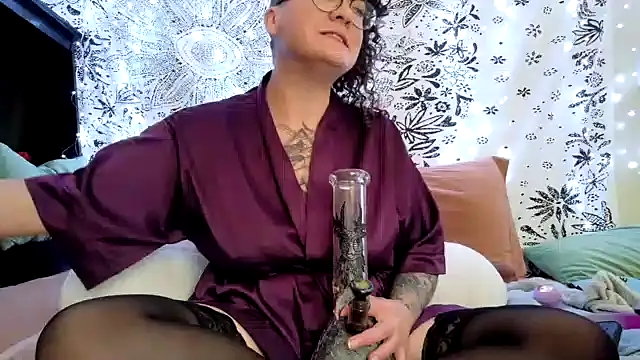 Snapshot of sareberr420 chatting on 17, 4, 2026 sareberr420 online show from 17, 4, 2026