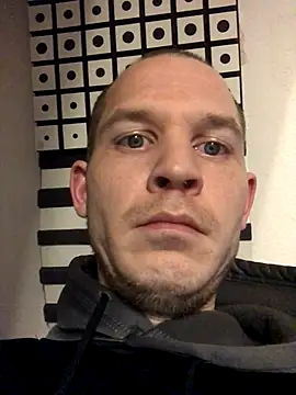 Snapshot of Spielzeugtwink chatting on 20, 11, 2025 Spielzeugtwink online show from 20, 11, 2025